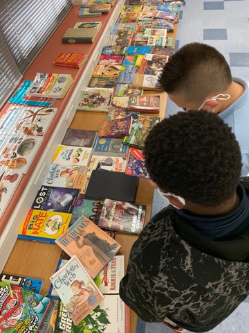 Browsing the book table